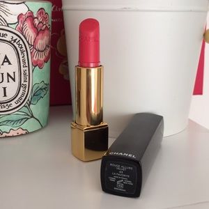Chanel rouge allure velvet 43